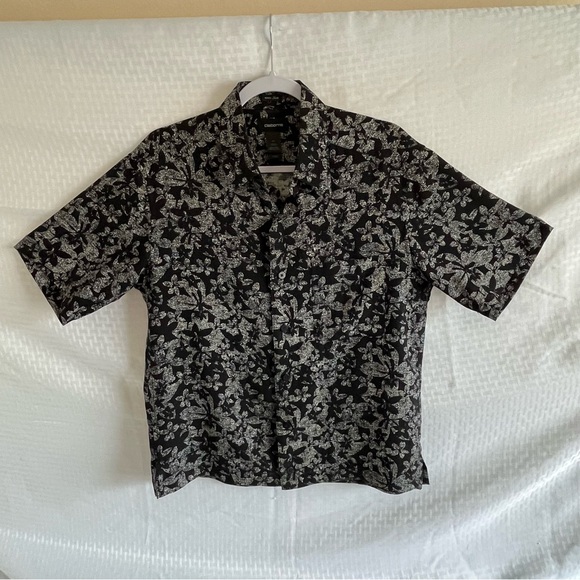 Claiborne 100% Silk Hawaiian Button Up Short Sleeve Shirt Black White Floral M - Picture 1 of 13